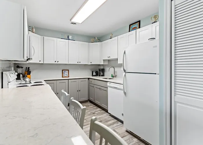 North Oc 2br W Pool, Private Hot Tub & Views Of Fenwick Lighthouse Holiday home